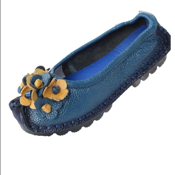 Women’s Leather  Blue and Yellow Floral Flats 7.5 - Picture 2 of 9